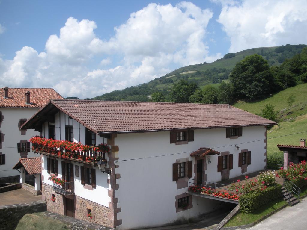 Casa Rural Bordaberea Maya del Baztan Exterior photo